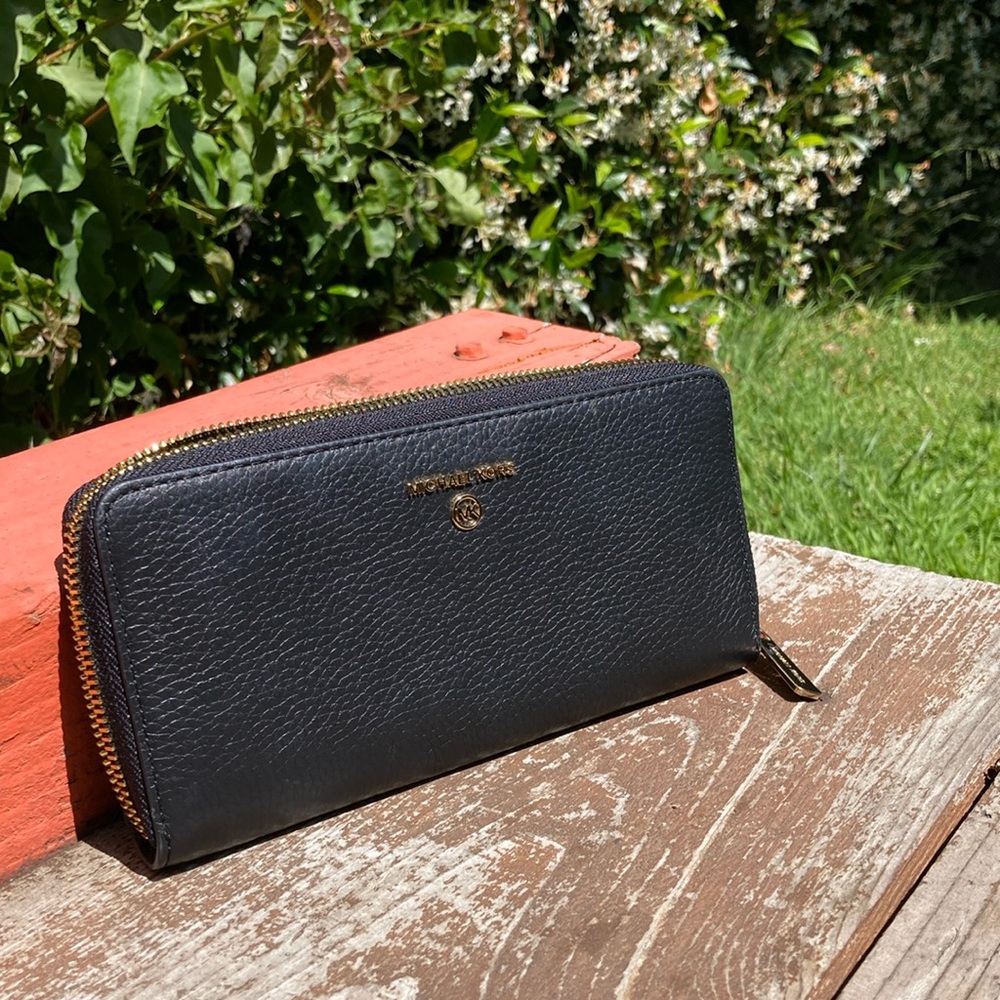 Michael Kors Black Leather Zip-Around Wallet rectangle textured